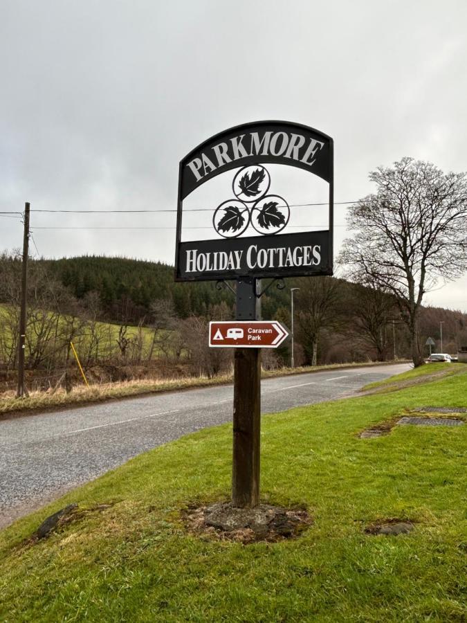Parkmore Holiday Cottages Dufftown Esterno foto